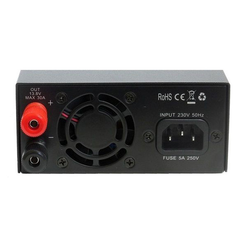 Hier ziet u de achterzijde van een Alinco DM-430E digitale voeding.