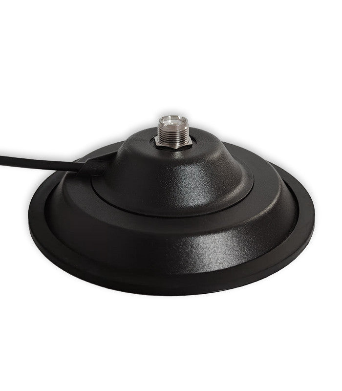 Detailweergave van SO-239 aansluiting op de Komunica BK-1500 magneetvoet