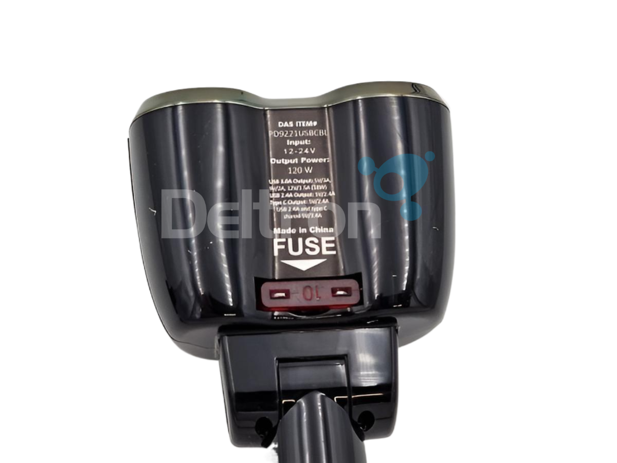 RoadPro 12V power hub met aan de onderkant een zekering ter beveiliging