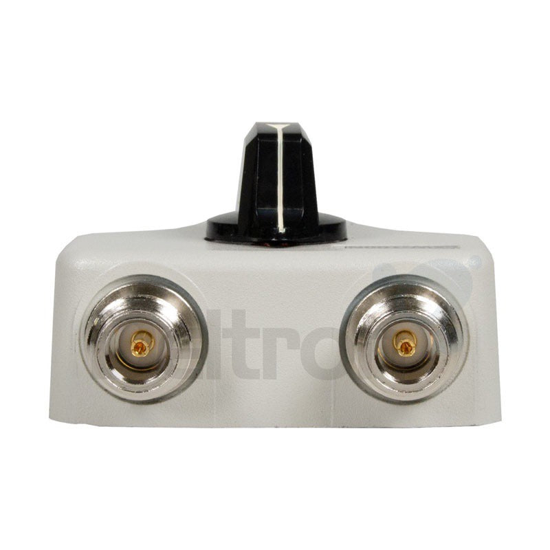 Comet CSW-100N antenne switch zijkant met twee N-Female connectors