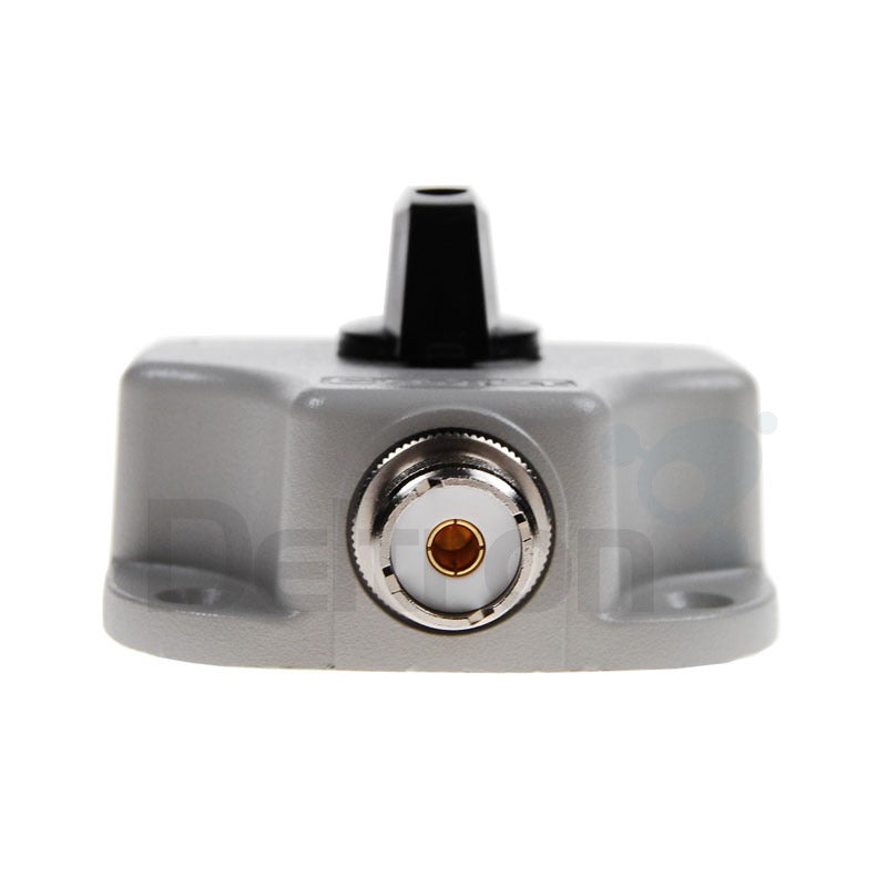 Comet CSW-100 PL antenne schakelaar met een UHF-Female (PL) input