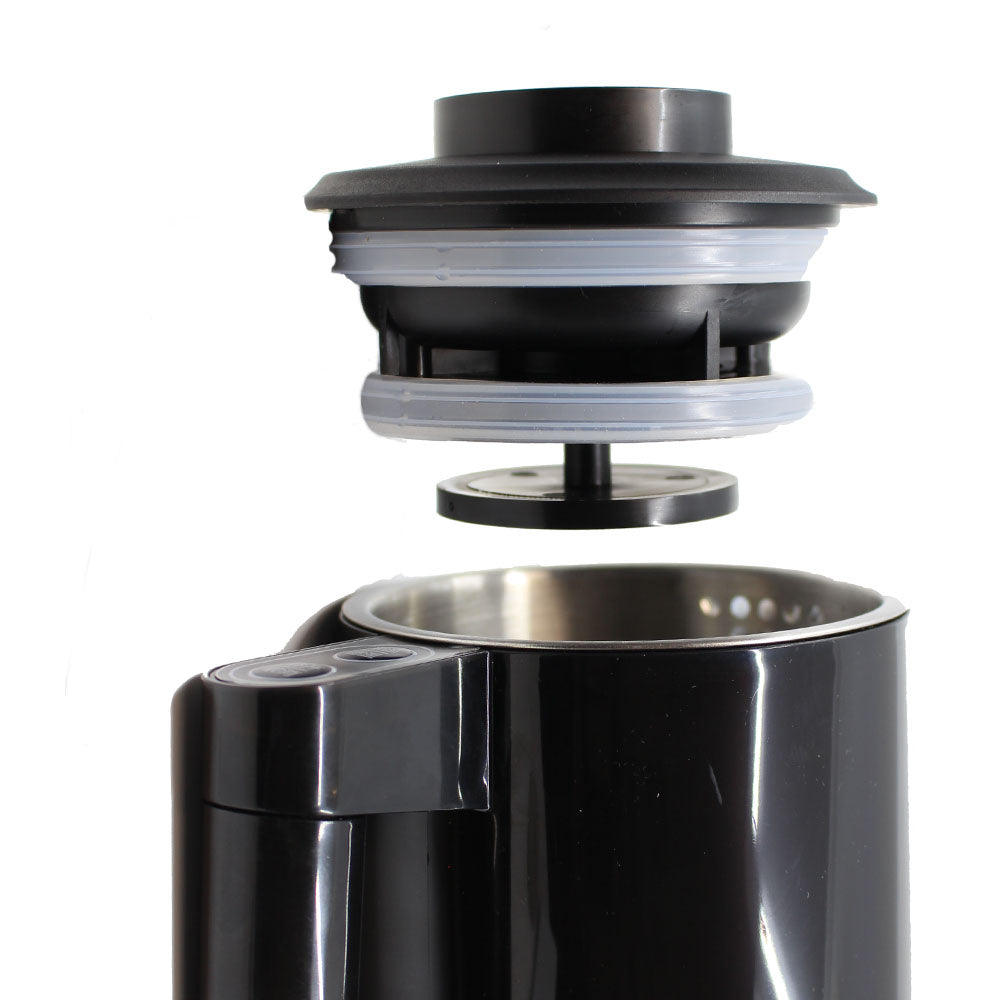 Deksel van de 12/24V waterkoker waarmee je in de vrachtwagen of auto een kop thee, koffie of soep kunt maken