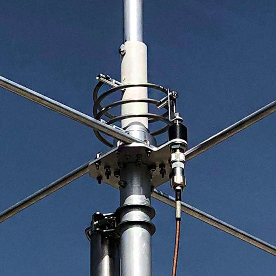 Close up van de Grazioli FE6V basisantenne voor de 6 meter band