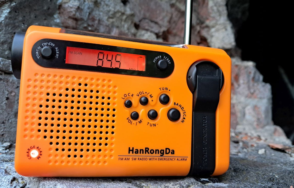 HanRongDa HRD-900 display en knoppen van de noodradio tijdens outdoor gebruik
