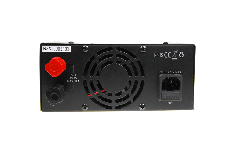 KPO KPS-50SW schakelende voeidng met ingebouwde ventilator. Achterzijde met aansluitingen