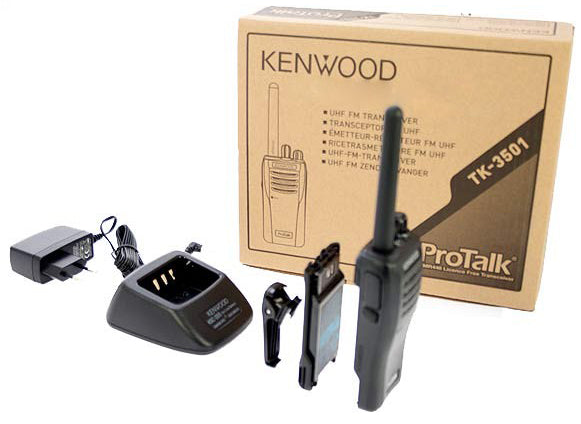 Kenwood TK-3501E PMR446 walkie talkie met meegeleverde accessoires en verpakking