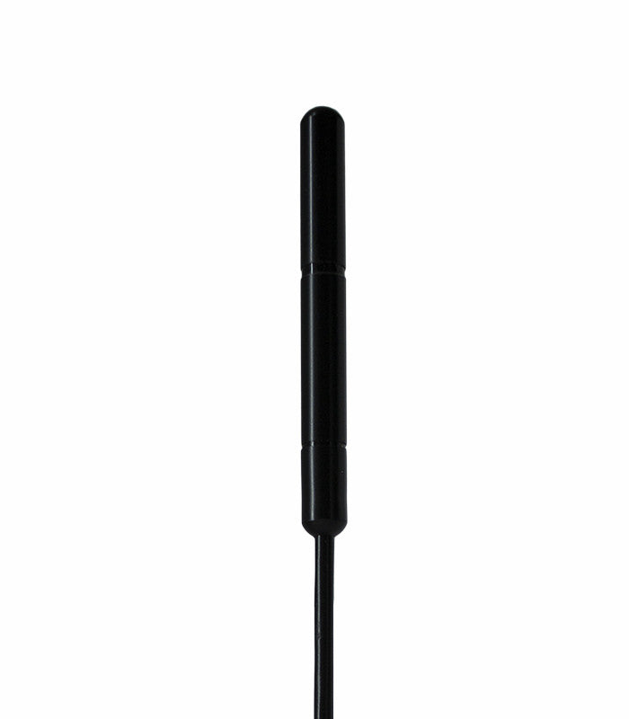 Close-up van het topje van de Komunica PWR-SRH-20 een handheld antenne voor de 2m en 70cm band met een SMA-Male aansluiting