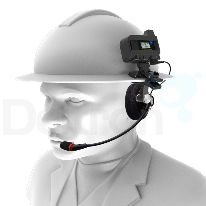 Maytel Helmet clip intercom gemonteerd aan de zijkant van een bouwhelm