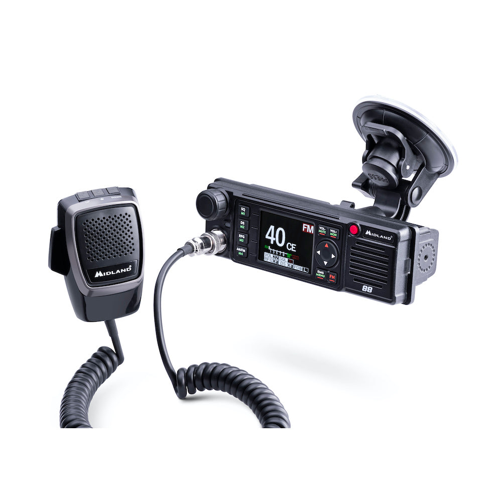 Midland M88 27MC transceiver met microfoon bevestigd met de raambevestiging met zuignap