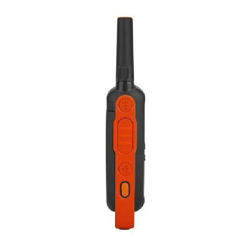 Zijkant van de Motorla T82 portofoon in de kleuren zwart met oranje/rood