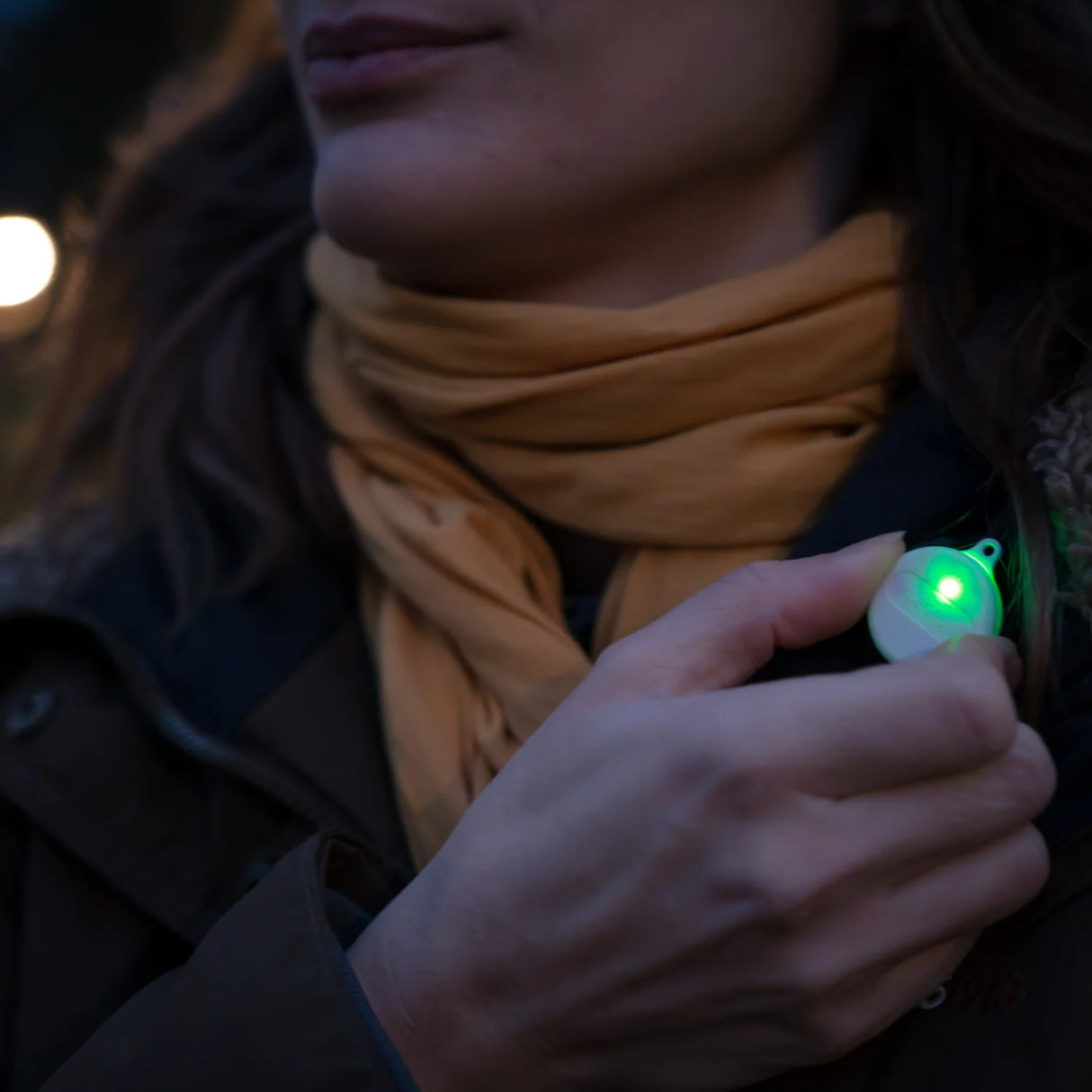 Plegium persoonlijk alarm dat wordt geactiveerd waarna er een groene led begint te knipperen