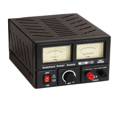 Voorzijde RM LPS-112S lineaire voeding met twee verlichte meters, aansluitingen en aan/uit knop