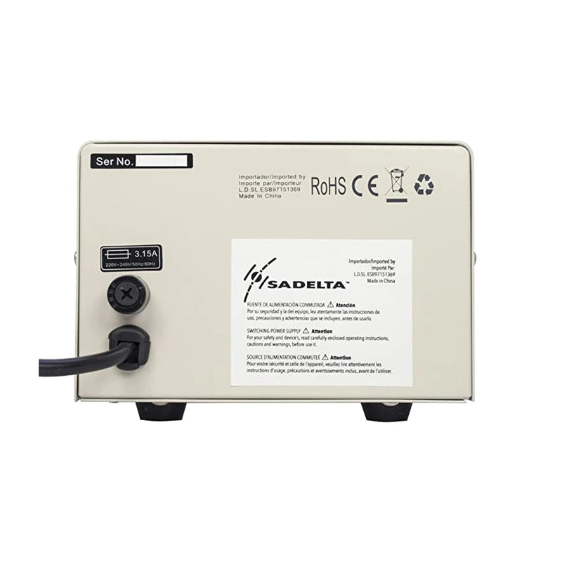 Achterzijde van een van een Sadelta SPS-1012 voeding