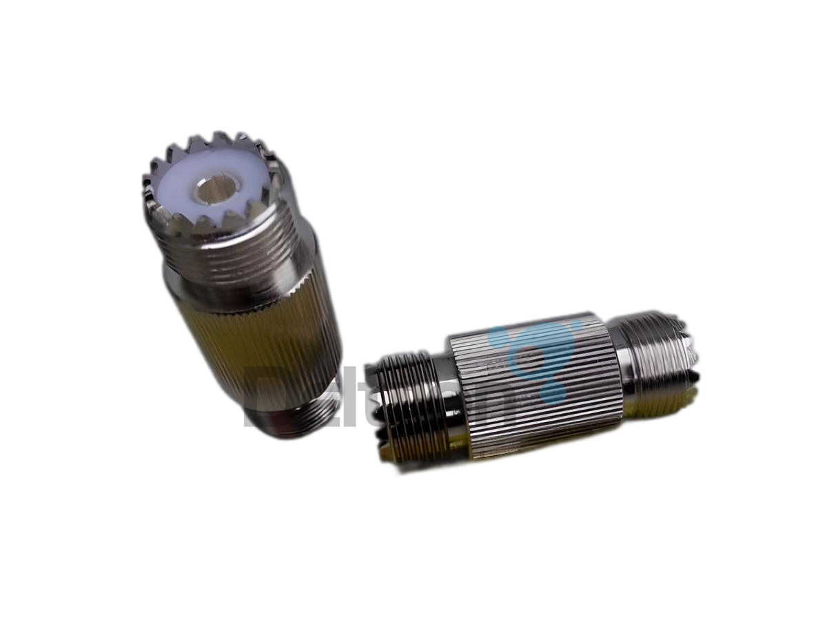 Adapter van UHF-Female naar UHF-Female met een lengte van 45 mm