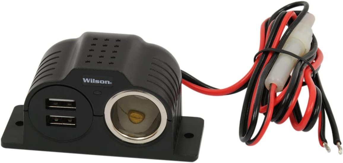 Wilson 12V strooomvoorziening met twee usb-poorten, sigaretaansteker aansluiting en een voedingskabel voor montage