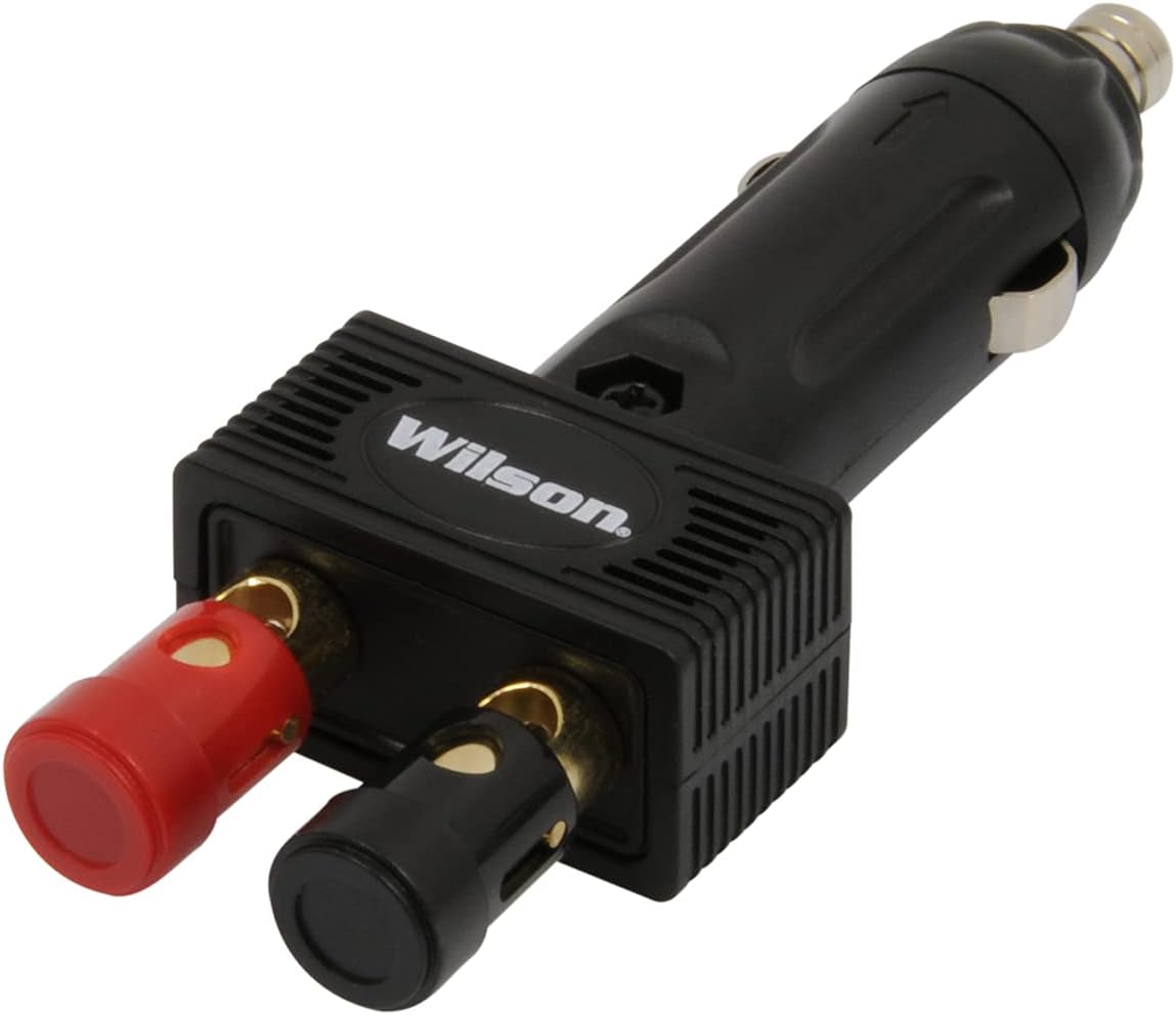 Close-up van de plus en min polen met messing op de Wilson 30512VPP 12V sigaretaanstekerplug 10 Ampère