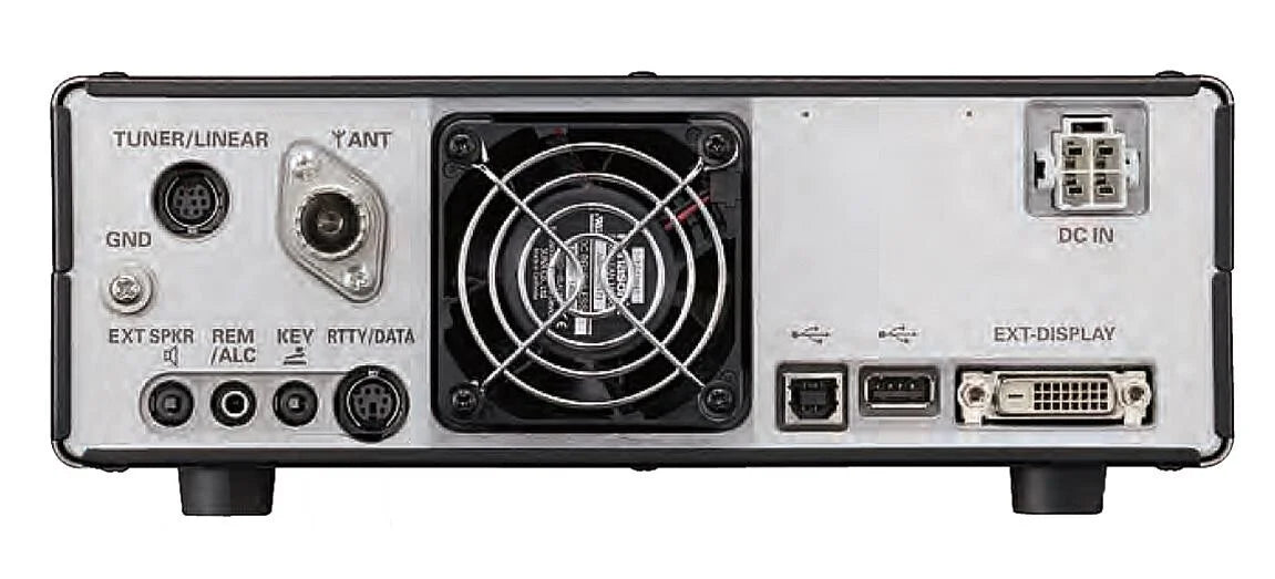 Achterkant van de Yaesu FT-710 SDR transceiver met alle aansluitingen