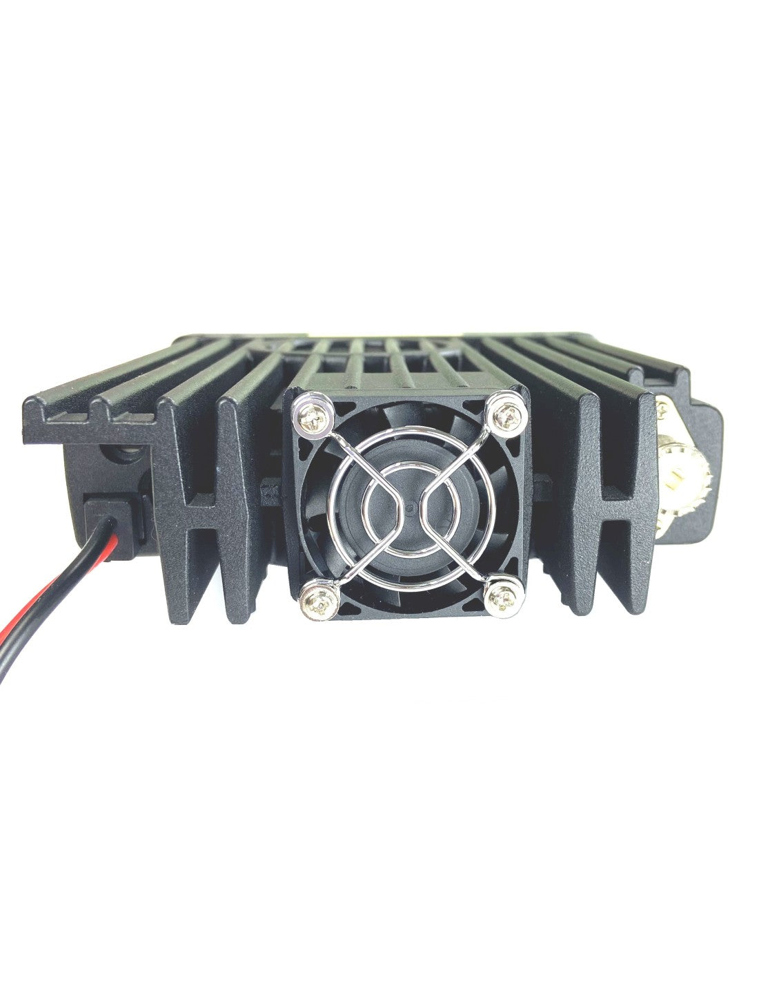 Koelfan aan de achterkant van de CRT 2M mobiele VHF transceiver