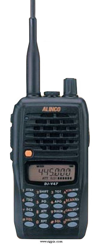 Alinco DJ-V47E draagbare UHF/VHF portofoon met waterdichte IPX7 behuizing en verlicht display

