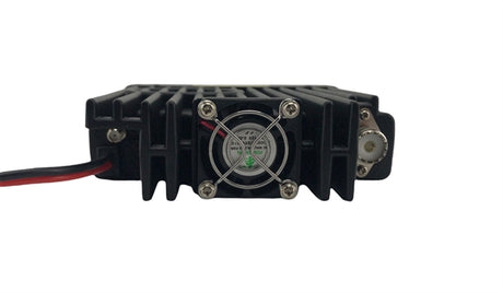 Achterkant van de Alinco DR-MD520E mobiele uhf/vhf transceiver