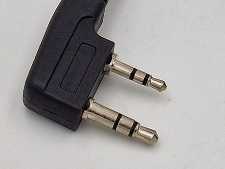 Haakste 2-pins aansluiting van de CRT programmeerkabel voor het programmeren van CRT transceivers