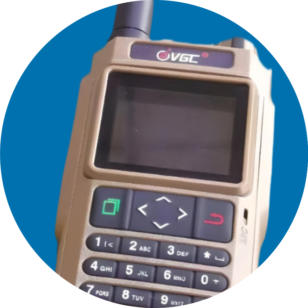 Close-up van de legergroene Vero VGC VR-N76 portofoon