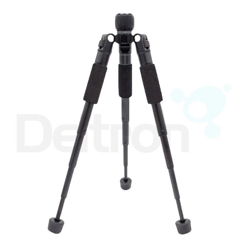 Comet antenne tripod uitgeklapt stabiele draagbare antennemast in gebruik