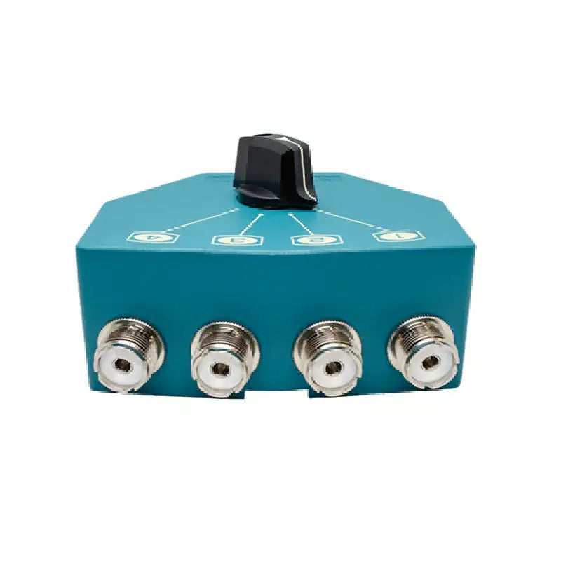 Daiwa CS-410 4-weg antenne schakelaar met UHF-Female (SO239) aansluitingen