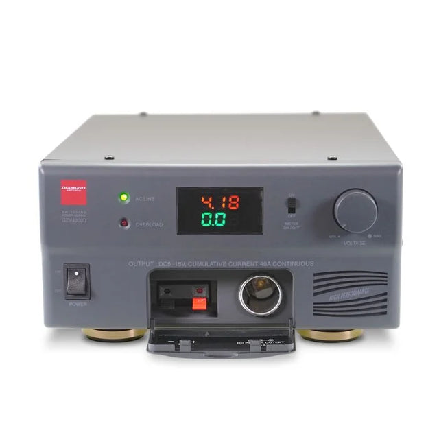 Diamond GZV-4000D schakelvoeding met digitaal display en 40A uitgangsstroom met geopend klepje voorop