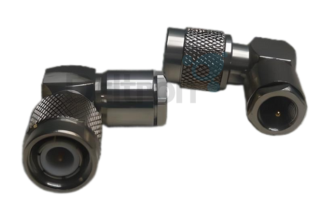 Haakse adapter van FME-Male naar TNC-Male met vergulde pinnen