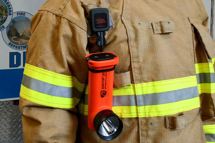 Gearkeeper retractors voor brandweer en reddingswerkers, veilig en zonder hinder al je gereedschap zoals zaklamp, microfoon en mes bij de hand