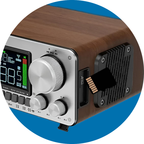 De Hanrongda HRD-802 ondersteund SD-kaarten tot 256 GB waarmee je muziek kunt afspelen