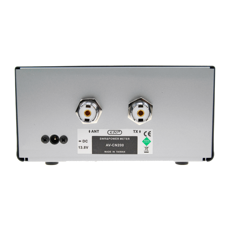 Achterkant van de KPO AV-CN200 SWR- en Watt meter met daarop de aansluitingen