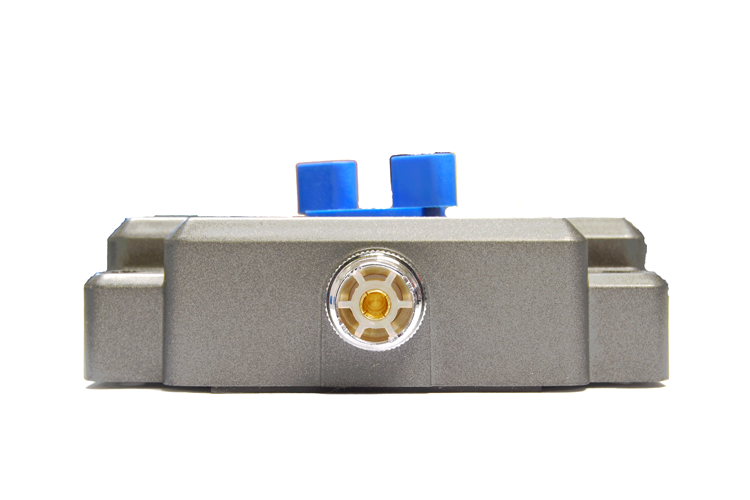 Close-up van de UHF-Female aansluiting op de K-PO AV-SW-M-2M2N 4-weg antenne switch  