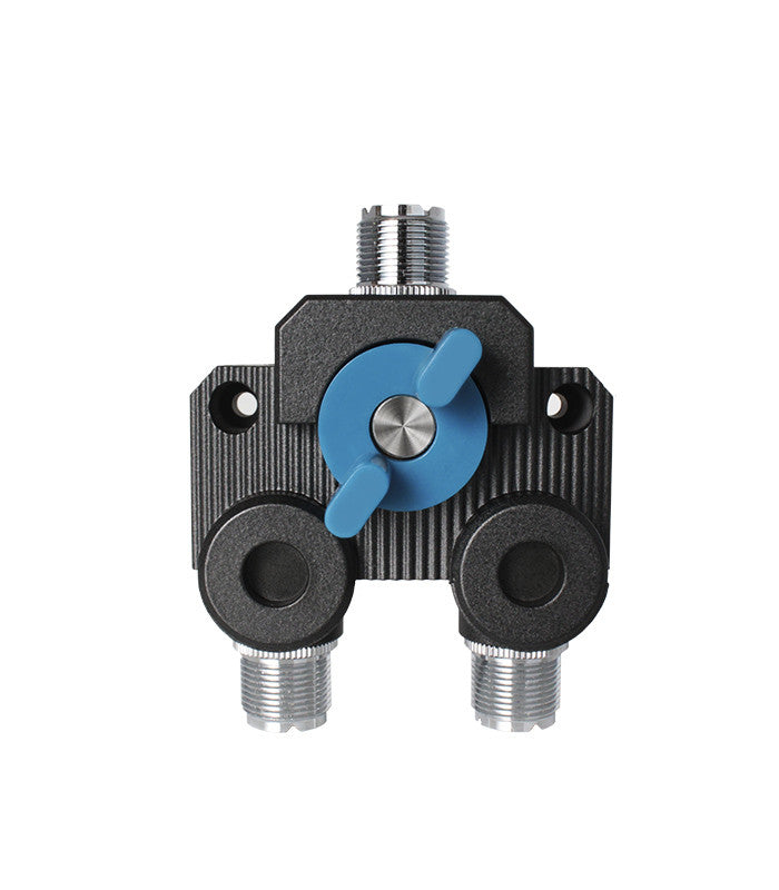 Komunica PWR-SW2M antenne switch DC tot 1 GHz met twee SO239 uitgangen en een SO239 ingang