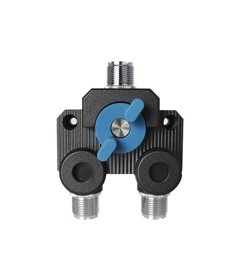 Komunica PWR-SW2M antenne switch DC tot 1 GHz met twee SO239 uitgangen en een SO239 ingang