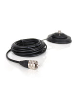 Close-up RG58 antennekabel met een PL-aansluiting (UHF-Male) voor op de transceiver