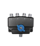 Bovenkant Komunica PWR-SW4M 4-weg antenne switch tot 900MHz met UHF-Female ingang en uitgangen