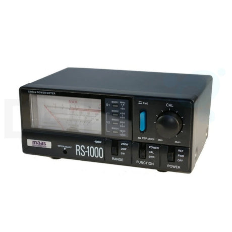 Maas RS-1000 SWR en Watt meter met groot display en duidelijke bediening.