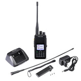 Midland CT-990 EBR handheld UHF/VHF transceiver met meegeleverde accessoires