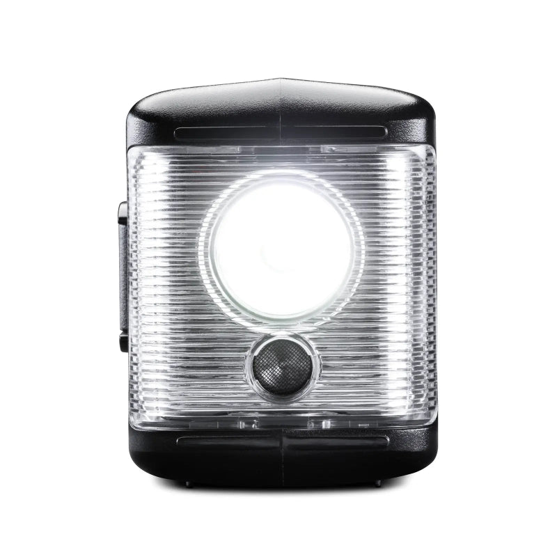 Voorzijde zaklamp op de Midland ER300 Pro noodradio met Bluetooth, oplaadslinger, bluetooth en meer