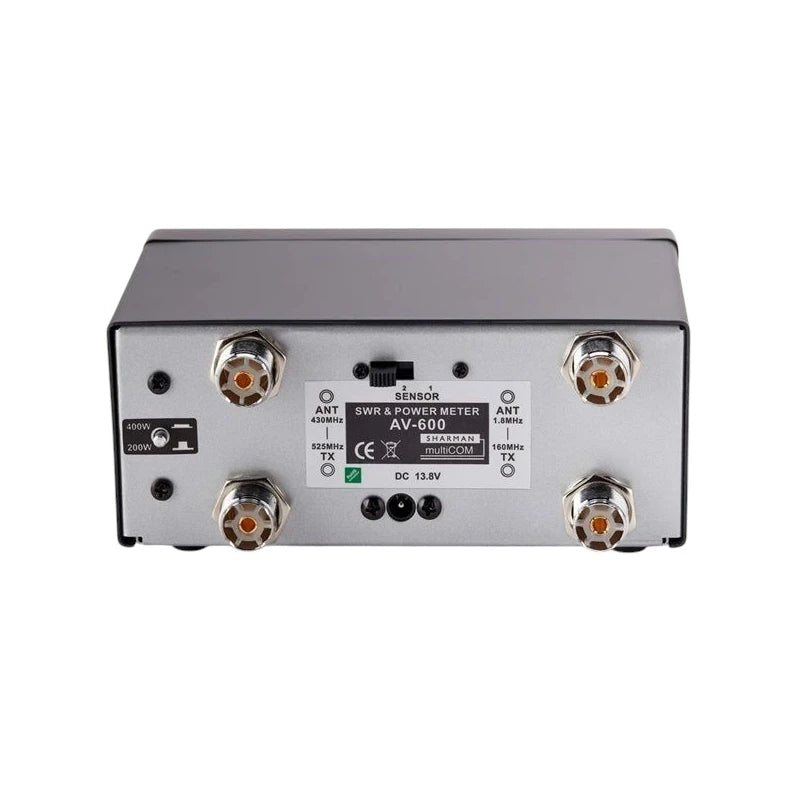 Achterzijde van de Moonraker SWR-600 SWR en Watt meter met twee keer twee aansluitingen voor de antenne en transceiver