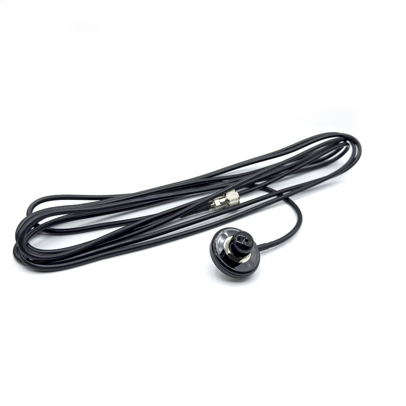 Meegeleverde 4,5 meter coaxkabel met FME-Female en UHF-Male connectoren van de President Alaska S 5/8 mobiele antenne