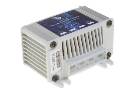 Samlex SDC-5 omvormer die 24 volt omzet naar 12 volt met een continu vermogen van 5 ampère