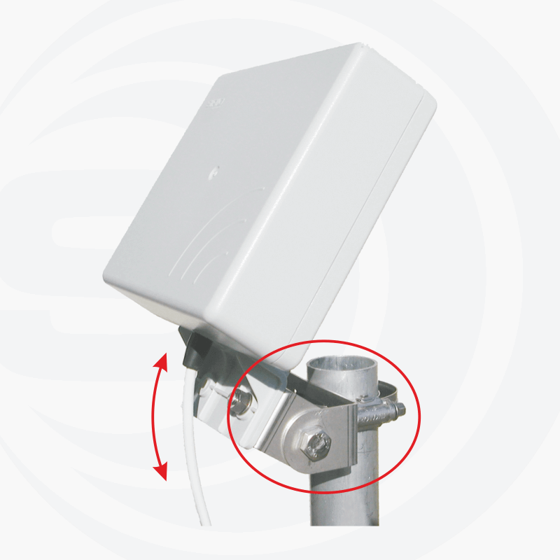 Sirio TB-1 tilting bracket op een mast gemonteerd met een SMP-antemme