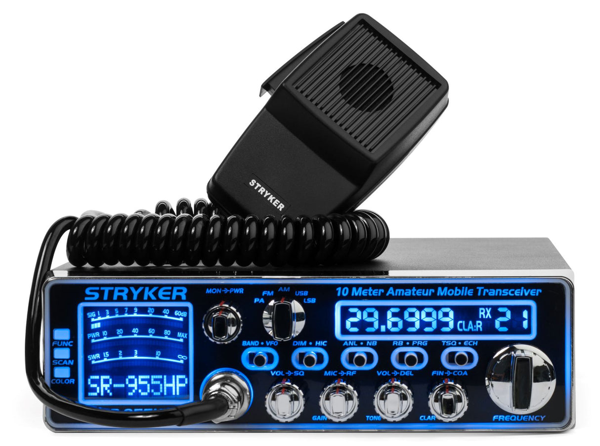 Stryker SR-955HPC 10M transceiver met blauwe display verlichting en een handmicrofoon bovenop