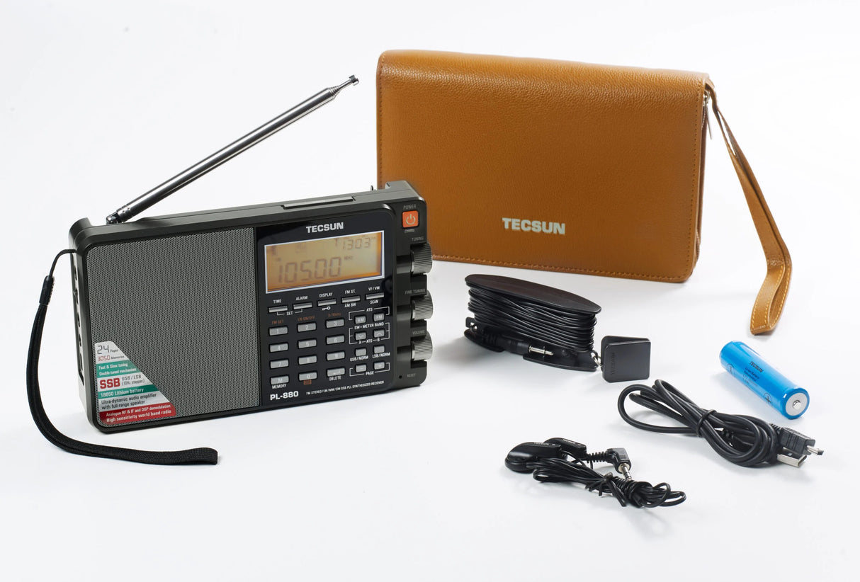 Tecsun PL-880 wereldontvanger met meegeleverde accessoires 