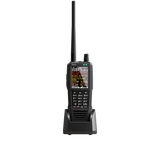 Uniden SDS150 scanner met antenne die in de meegeleverde bureaulader staat