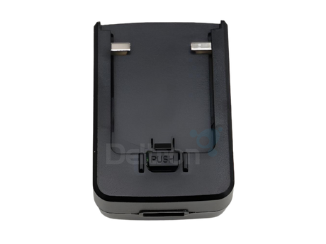 Aansluiting Uniden SDS100E adapter of power supply waarin je de meegeleverde EU-stekker of de UK-stekker kunt plaatsen