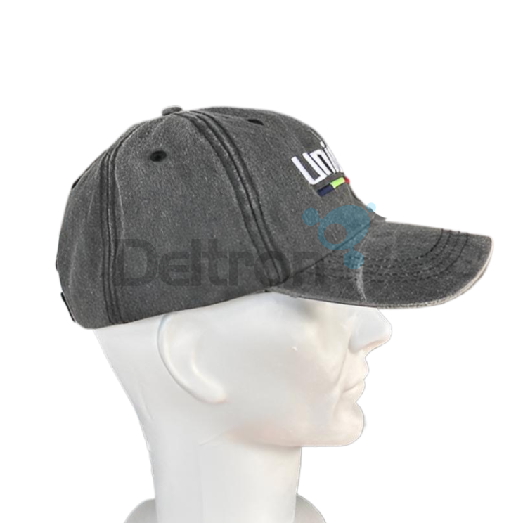 Zijkant van de Uniden baseball cap voor echte Uniden scanner liefhebbers een mooier pet met logo